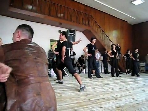 Un bijou pour vous. J'espère que vous vous regalerez mes amis !