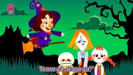 Three Scarecrows _ 할로윈 동요 _ 핑크퐁! 인기동요-ZbkpkkjMEdo