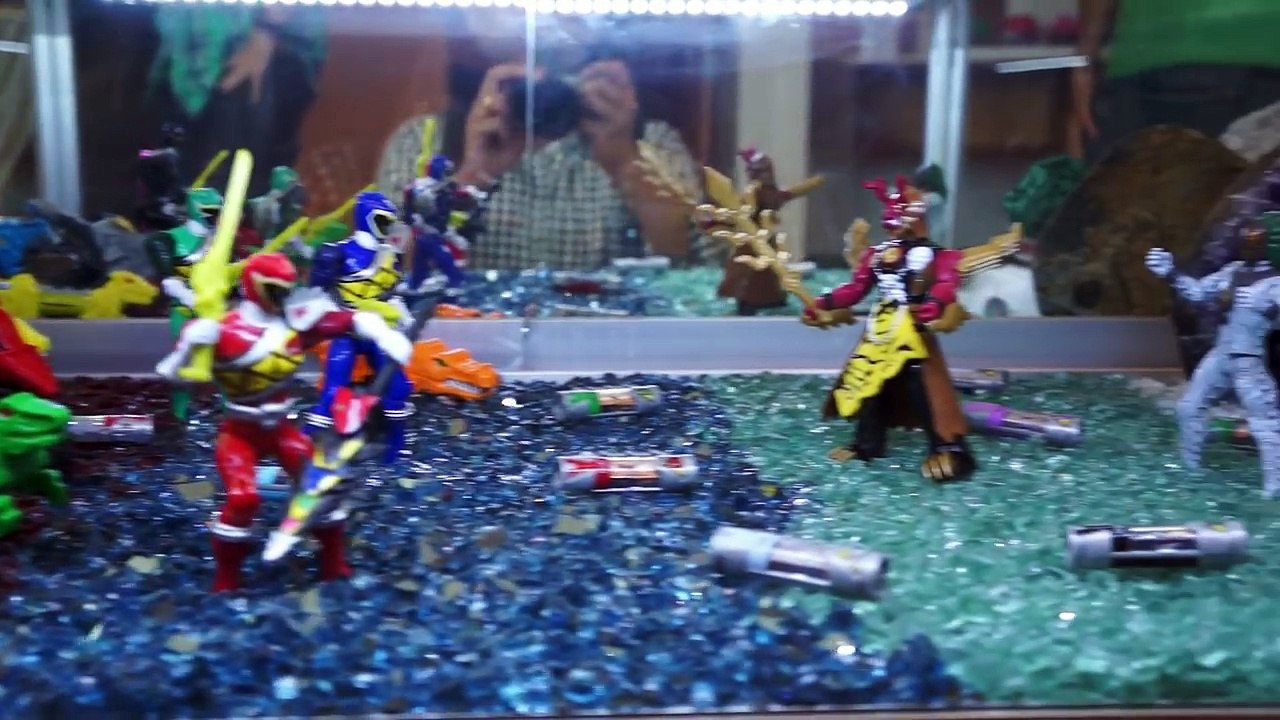 Power Rangers Dino Charge Lounge at San Diego Comic Con 2015-gMz8KPRl6Cs