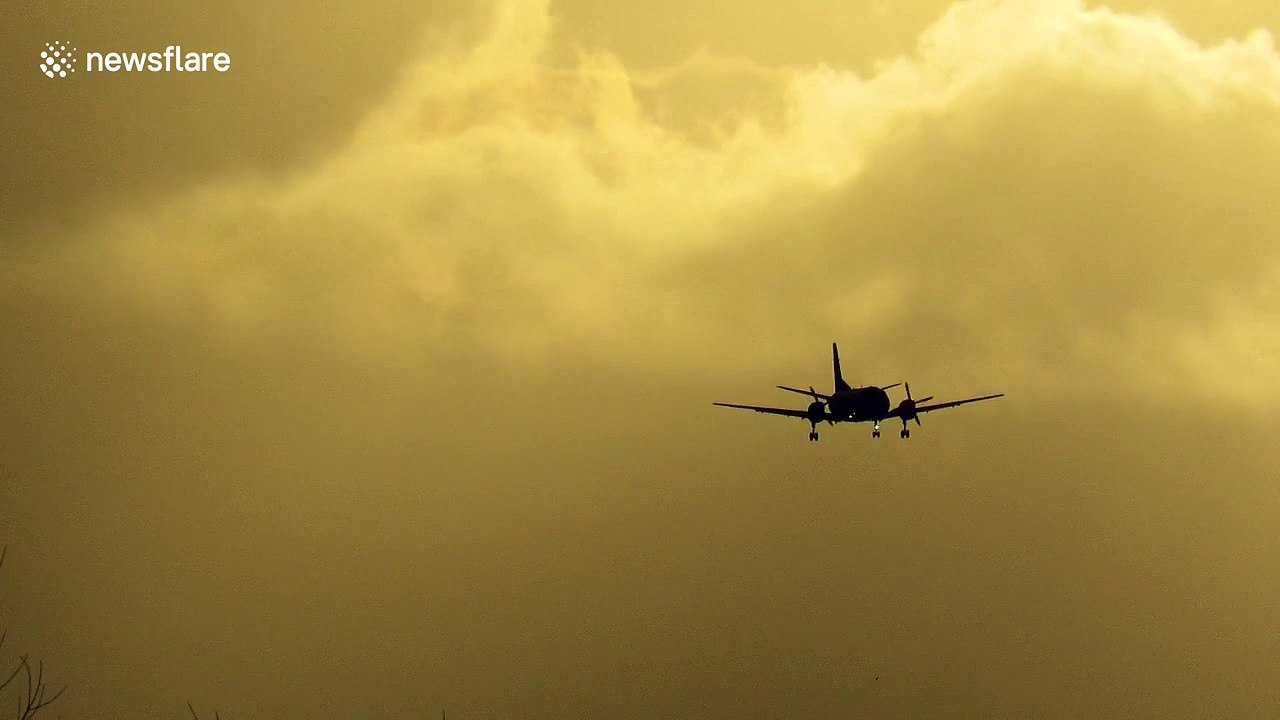 Plane battling strong winds at Leeds-Bradford Airport