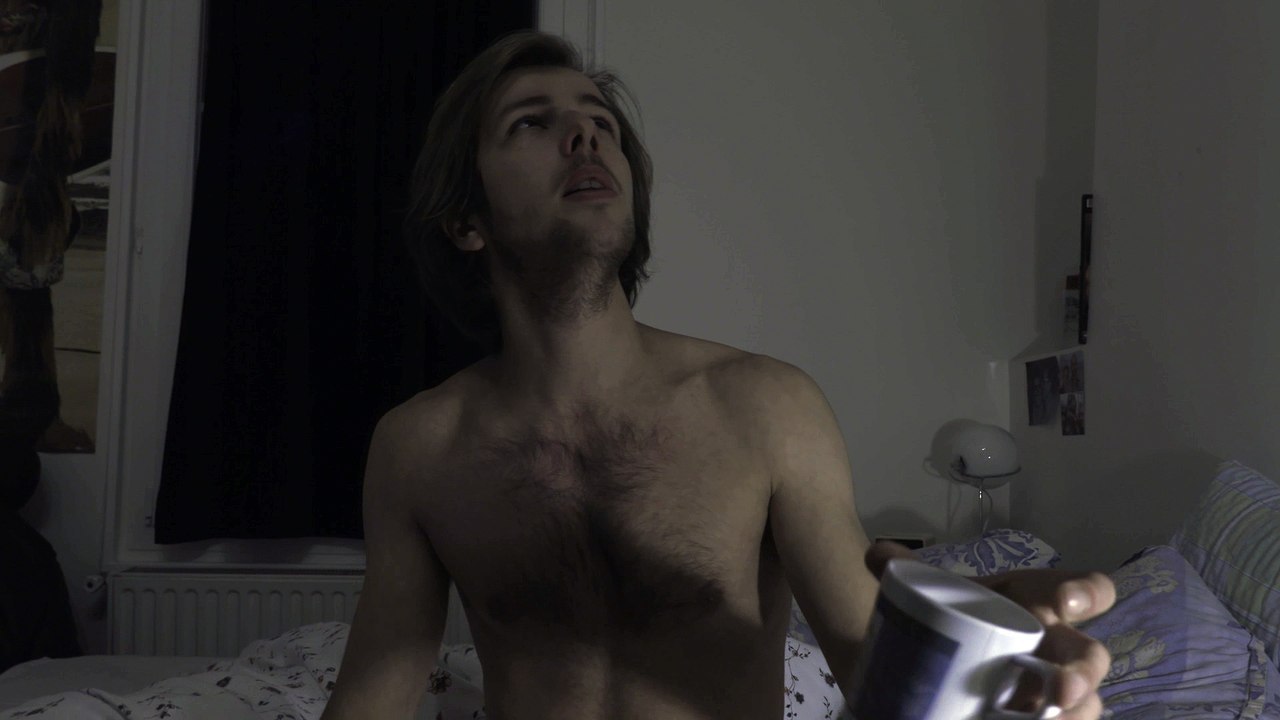 Je suis une voix off