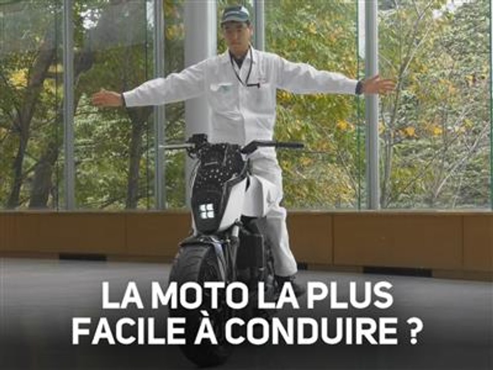 Cette moto tient toute seule en équilibre !