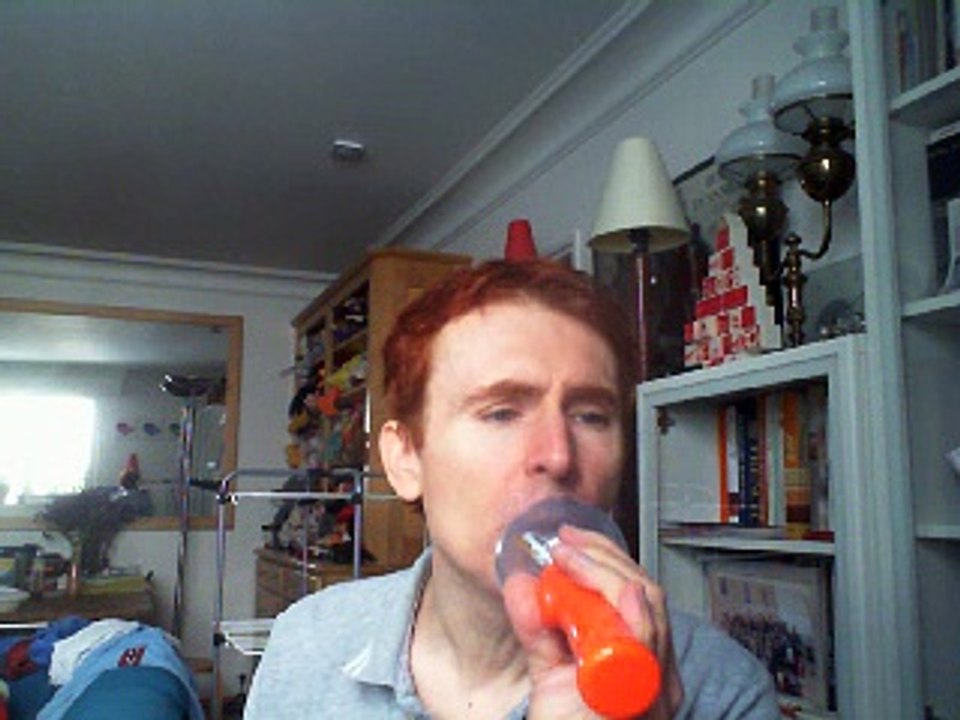 Wiwi égratigne "colour my world" de Petula Clark