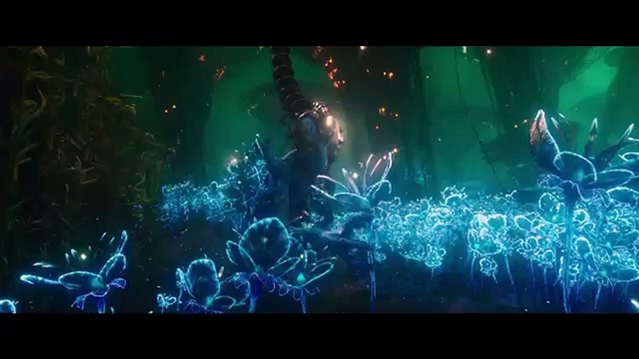 Valerian and the City of a Thousand Planets Official Trailer-QkTk2Vzo-tI