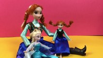 Frozen Dolls Come Alive While Anna Is Not Looking! Froze