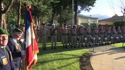 Remise de Képi blanc à Auriol