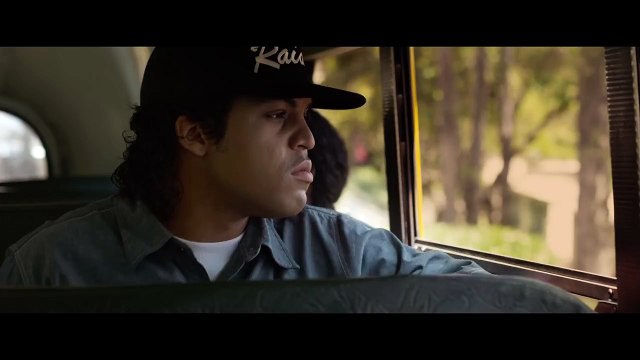스트레이트 아웃 오브 컴프턴 STRAIGHT OUTTA COMPTON 공식 예고편 (한국어 CC)-5eYJwwAmWvo