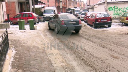 Rrugët e Çairit me akuj, qytetarët akuzojnë komunën