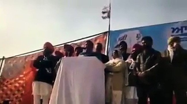 ਕਰਾਰੀ ਚਪੇੜ ਮੁਖ ਮੰਤਰੀ ਬਾਦਲ ਤੇ ਸੁਖਬੀਰ ਕੈਪਟਨ ਦੇ