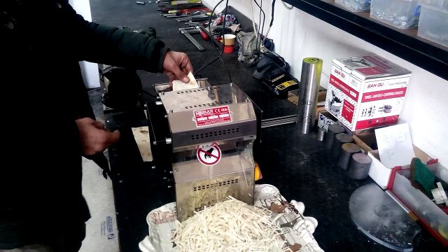 Erişte Kesme Makinesi