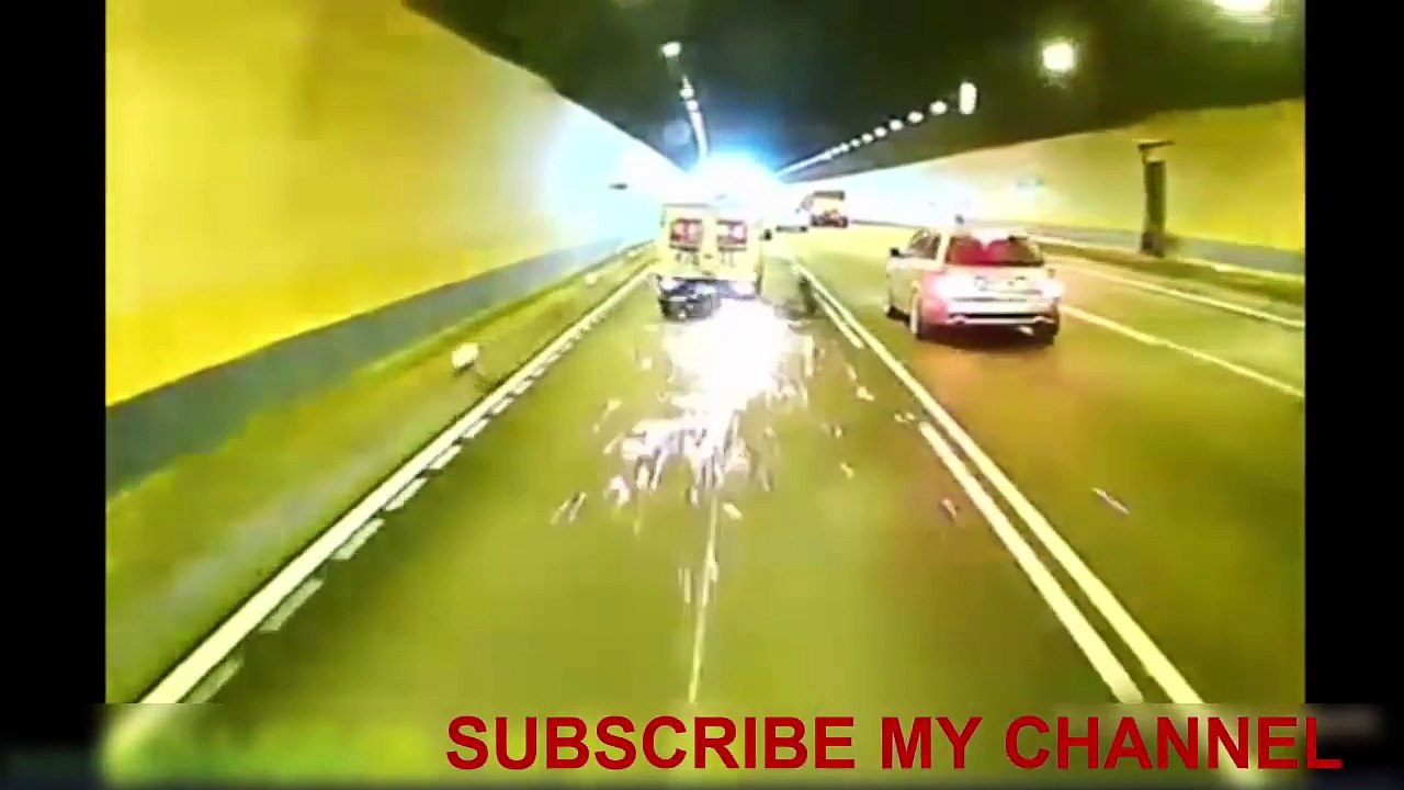 Accident de voiture mortel en direct - Caméra de surveillance [Sécurité] partie 9