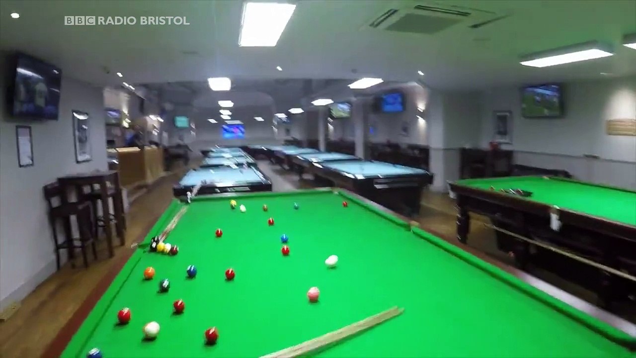 Record au billard : un coup majestueux sur plus de 150 mètres