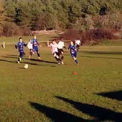 Comment les féminines montrent aux garçons comment défendre.