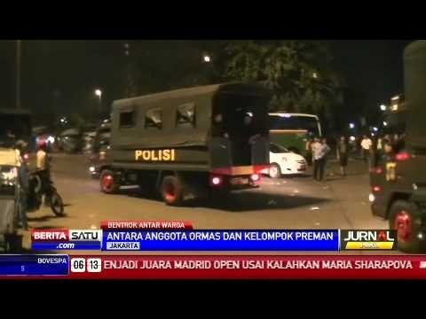 Bentrok Anggota Ormas dan Preman di Terminal Pulogadung