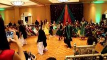 Mehndi Dance    Beautiful Girls and Handsome Boys On Fire