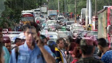 Por intentar quemar bus detienen a varios jovenes