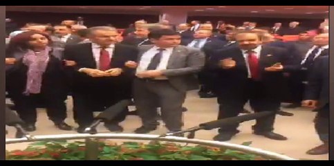 Mecliste sandalyeler havada uçuştu