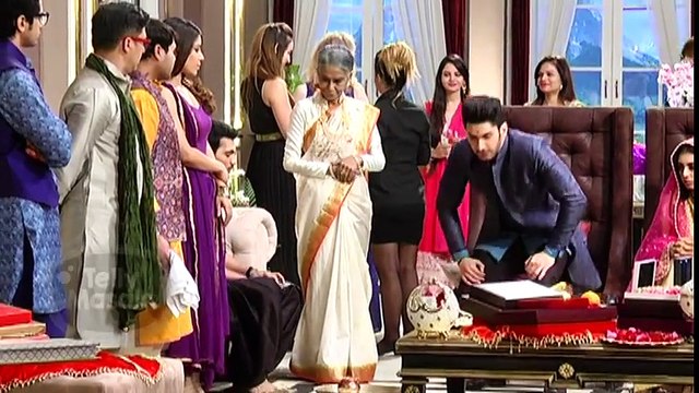 Naina Takes REVENGE Making Veer Wash Raghav's Feet - Pardes Mein Hai Mera Dil