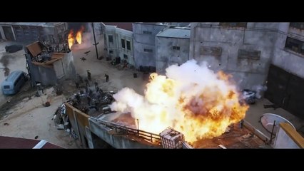 익스펜더블 2  THE EXPENDABLES 2  2차 공식 예고편 (한국어 CC)-iCpvXHRHHVc