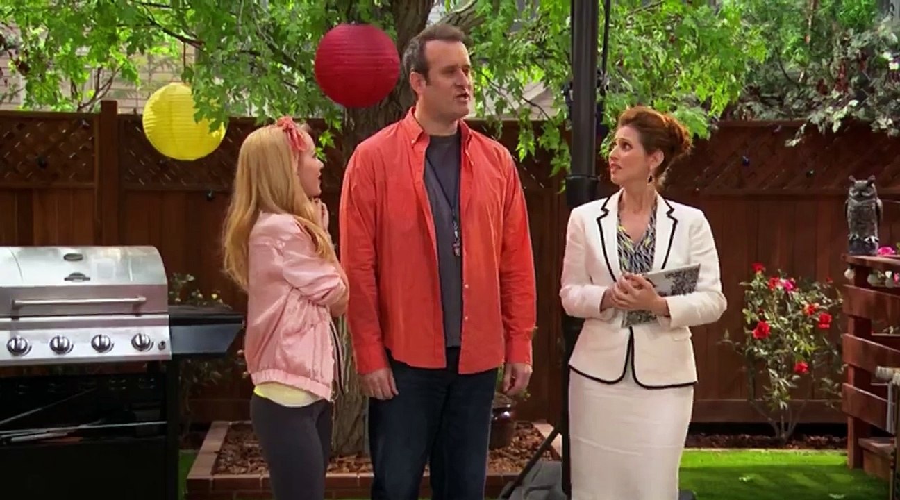 Liv And Maddie S02 E06 Hoops-A-Rooney