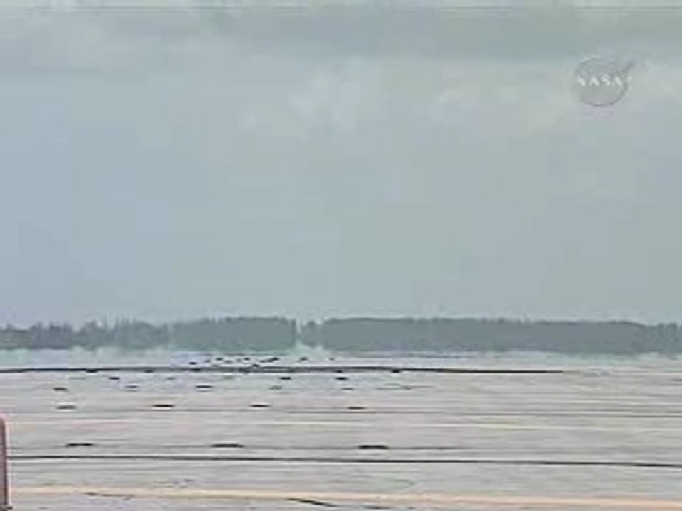 _Endeavour_Landing,_Aug._21st,_2007 nasa navette