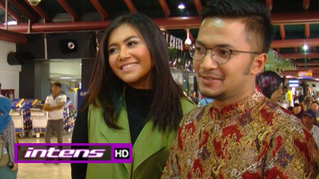 Denada Antar Ihsan Berangkat Umroh - Intens 12 Januari 2017