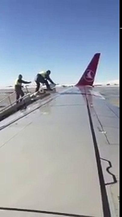 Dégivrage des ailes d'un avion