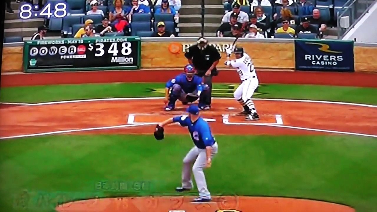 ボールが抜けずグローブごと投げた❗️これは好プレーでも珍プレーでもない  ダメ❗️プレーだ  しかも２年連続やっちゃった-EC5HIly3mJ8