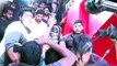 Allu Arjun and his wife Allu sneha reddy mobbed by Khaidi Fans - Allu Arjun warning to Fans