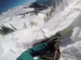 Un snowboarder se retrouve embarqué dans une avalanche