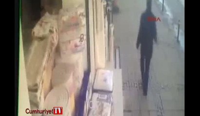 İşte Zeytinburnu'ndaki binanın çökme anı
