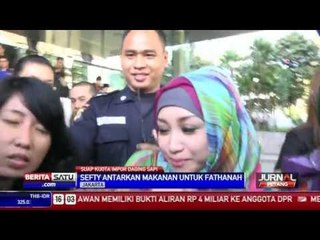 Sefty Antarkan Makanan Untuk Fathanah