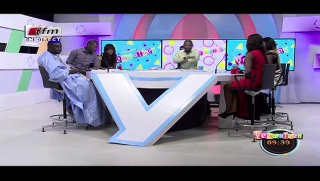 REPLAY - ACTUALITES INTERNATIONALES avec MAMADOU NDIAYE dans Yeewu Leen du 12 Janvier 2017