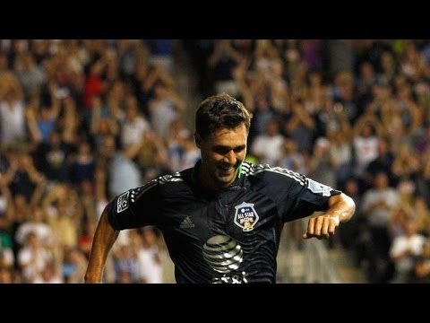 GOAL: Chris Wondolowski puts Chelsea behind 1-0