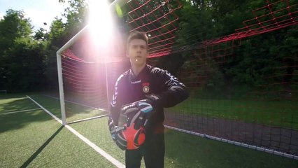 Your Goalkeeper is SHIT..-it0GPtX_dvQ