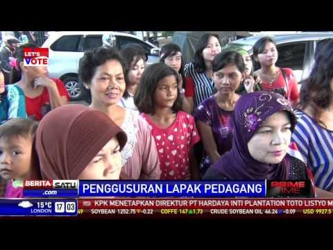 Penggusuran Lapak Pedagang Kolong Rel Kereta Stasiun Gondangdia