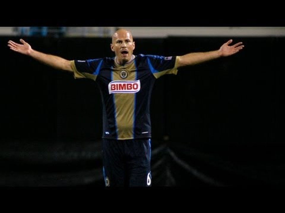 GOAL: Conor Casey heads in the equalizer | New York Red Bulls vs Philadelphia Union