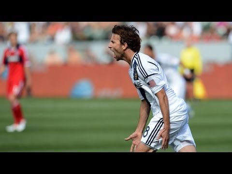GOAL: Magee curls it past Johnson | LA Galaxy vs Chicago Fire