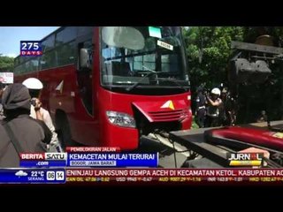 Aksi Protes Supir Bis di Tol Jagorawi