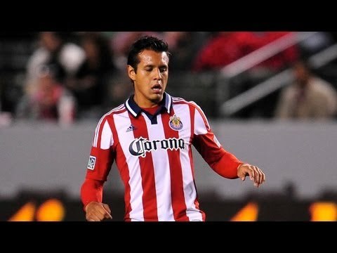 GOAL: De Luna puts home deflection chance | Chivas USA vs. SJ Earthquakes