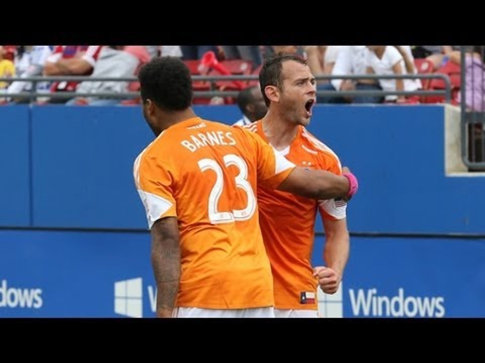 GOAL: Brad Davis cross untouched into net | Houston Dynamo vs Chicago Fire