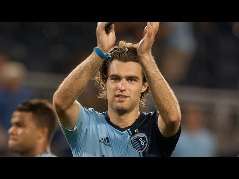 GOAL: Zusi curls cross over Tornaghi and into net | Chicago Fire vs. Sporting KC