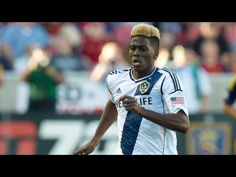 GOAL: Gyasi Zardes heads off the post and in | Chivas USA vs. LA Galaxy