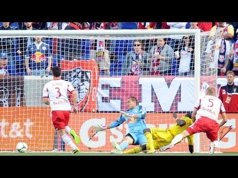 GOAL: Dominic Oduro injured as he scores in 2nd minute | NY Red Bulls vs Columbus Crew