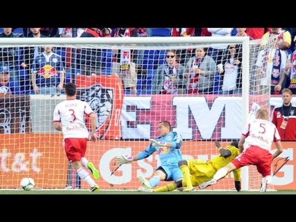 GOAL: Dominic Oduro injured as he scores in 2nd minute | NY Red Bulls vs Columbus Crew