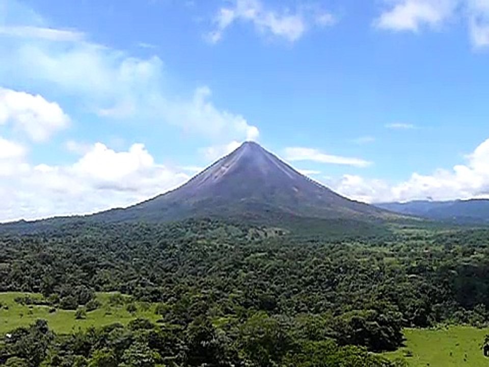 Vulcano Arenal-DNt1X6RR-rA
