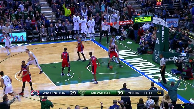 Giannis Antetokounmpo Goes up HIGH on the Breakaway Dunk _ 12.23.16-KPHc9LspTsY
