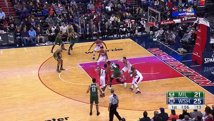 Jabari Parker With The Crossover & Slam _ 12.26.16-wMtoxEA7OIE