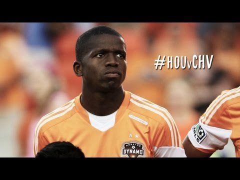 GOAL: Boniek Garcia blasts home the penalty after Minda handball | Houston Dynamo vs Chivas USA