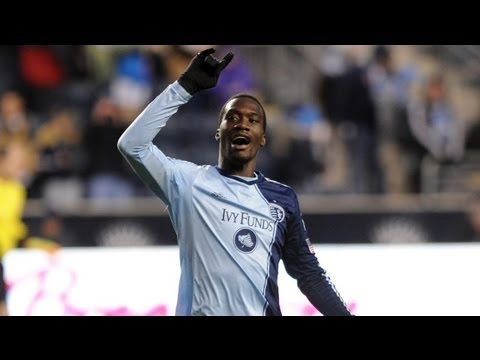GOAL: CJ Sapong brave no-look header | Sporting KC vs Columbus Crew